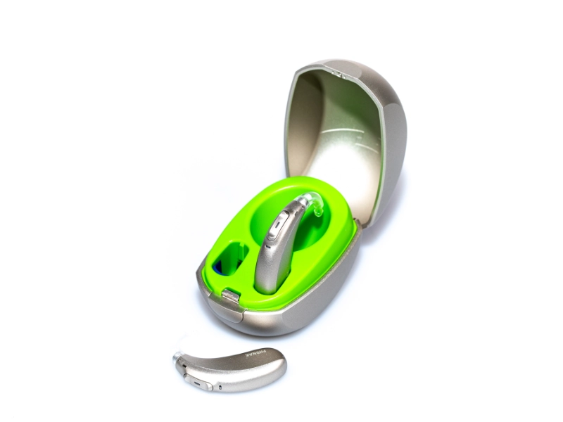 Hörgeräte Ohm Berlin Adlershof Produkt mit Ladestation